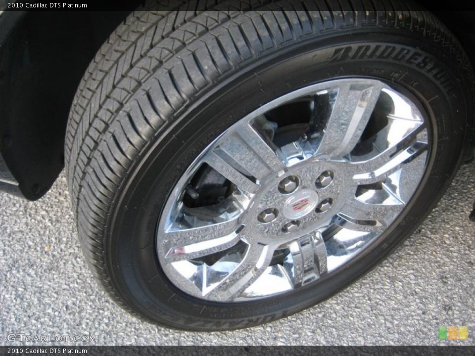 2010 Cadillac DTS Platinum Wheel and Tire Photo #45383030