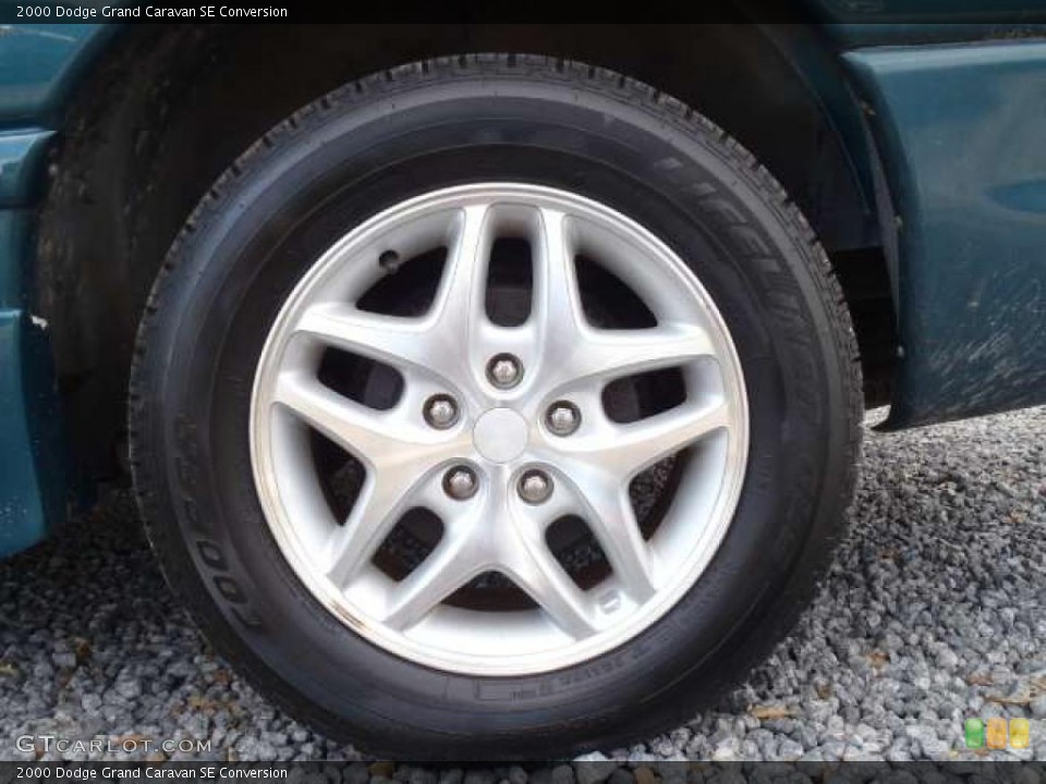 2000 Dodge Grand Caravan SE Conversion Wheel and Tire Photo #45397570