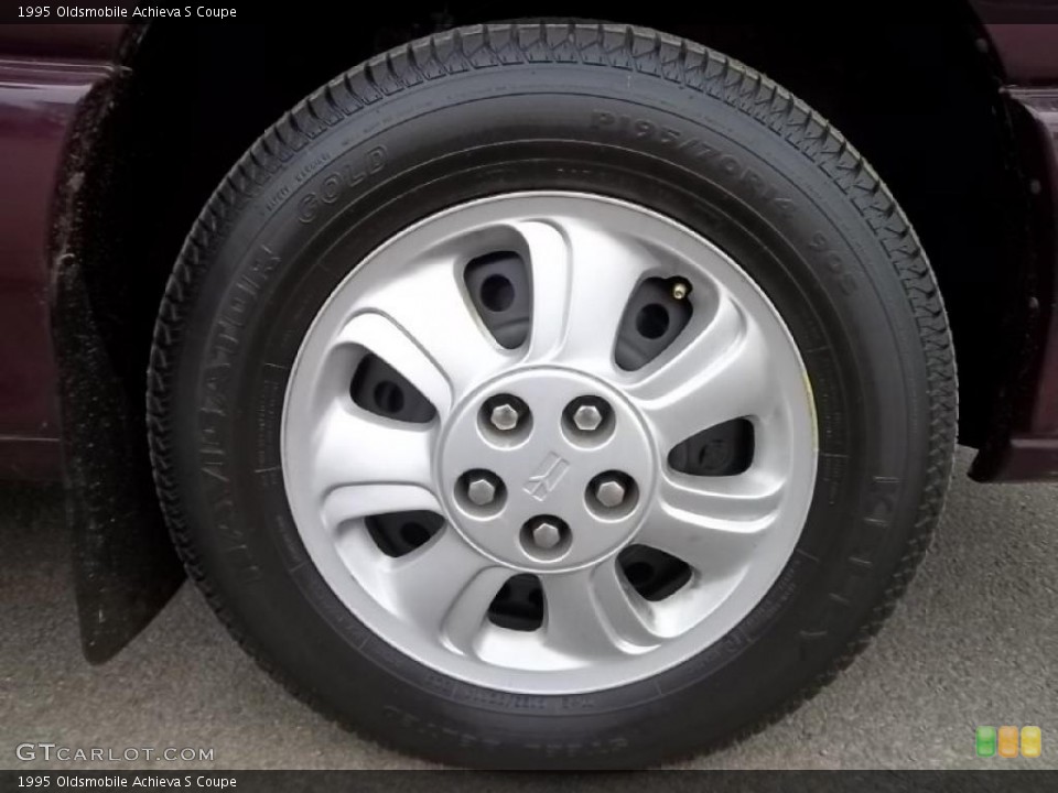1995 Oldsmobile Achieva S Coupe Wheel and Tire Photo #45446045