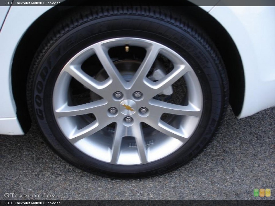 2010 Chevrolet Malibu LTZ Sedan Wheel and Tire Photo #45521408