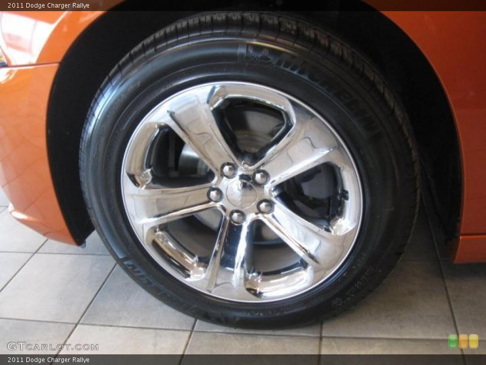 2011 Dodge Charger Rallye Wheel and Tire Photo #45533157