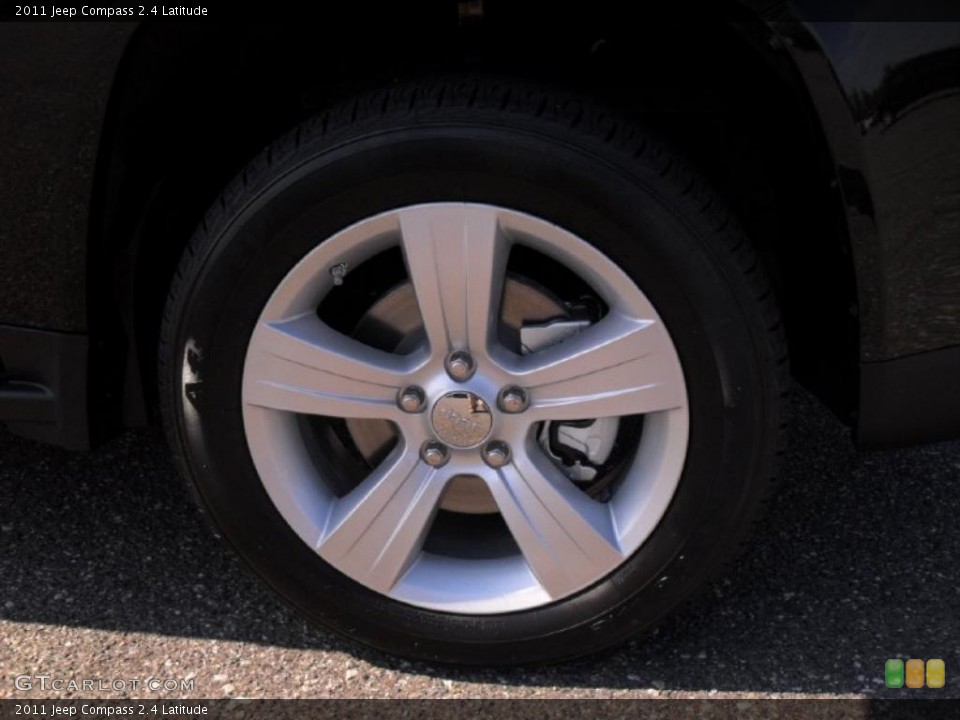 2011 Jeep Compass 2.4 Latitude Wheel and Tire Photo #45549405
