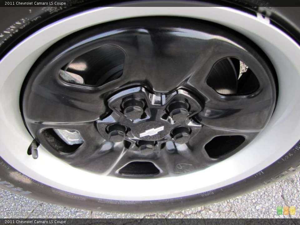 2011 Chevrolet Camaro LS Coupe Wheel and Tire Photo #45575518