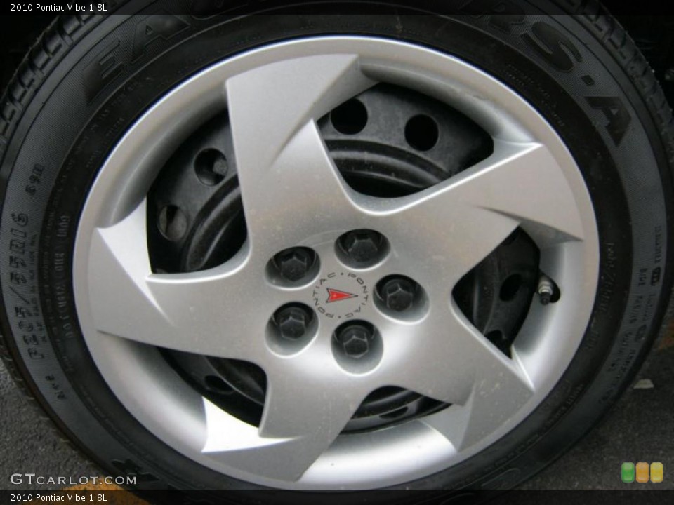 2010 Pontiac Vibe 1.8L Wheel and Tire Photo #45611763