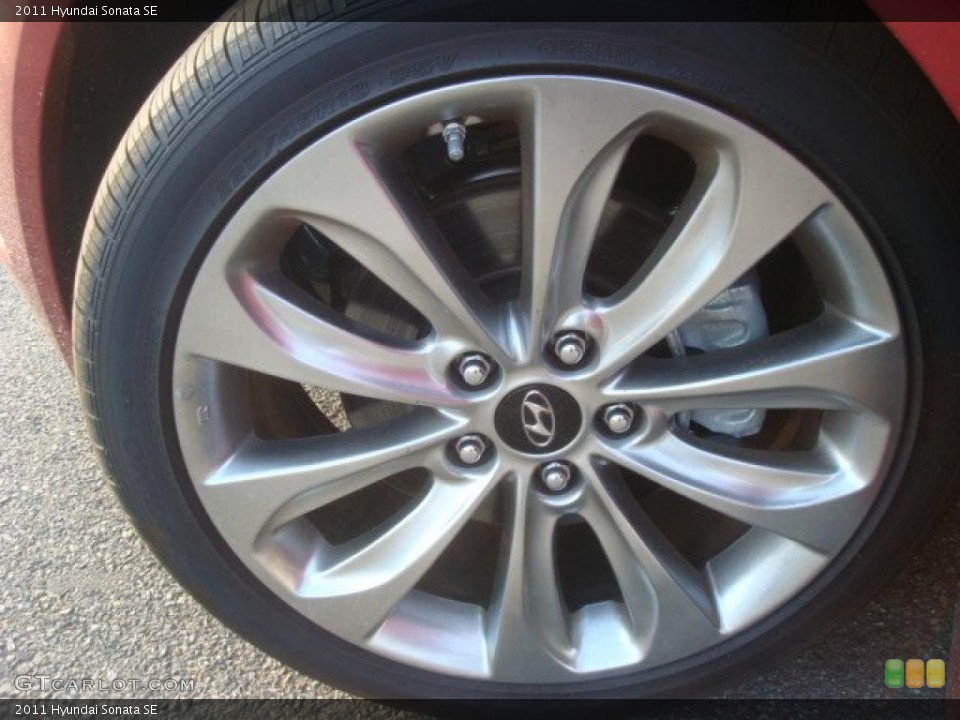2011 Hyundai Sonata SE Wheel and Tire Photo #45621568