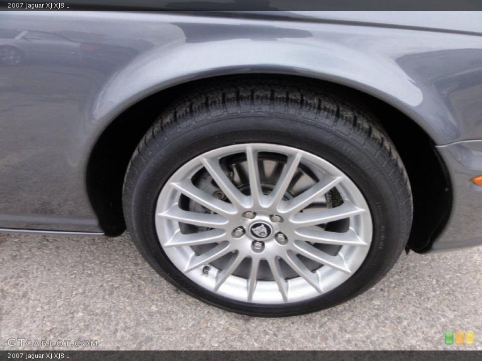 2007 Jaguar XJ XJ8 L Wheel and Tire Photo #45664504