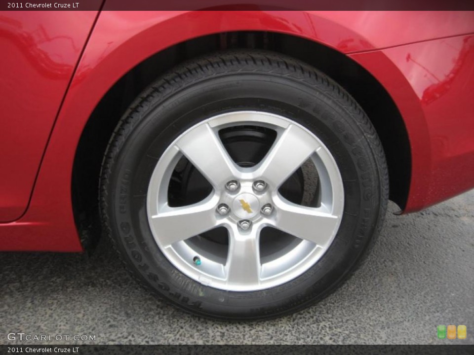 2011 Chevrolet Cruze LT Wheel and Tire Photo #45672550