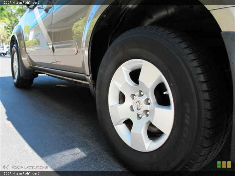 2007 Nissan Pathfinder S Wheel and Tire Photo #45694656