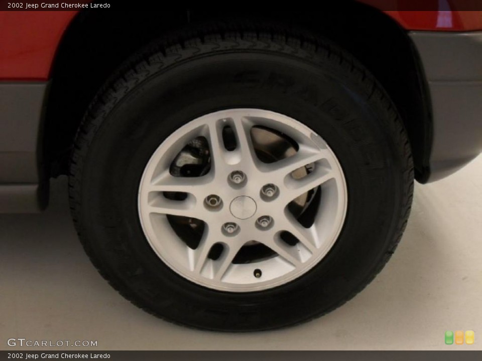2002 Jeep Grand Cherokee Laredo Wheel and Tire Photo #45700981