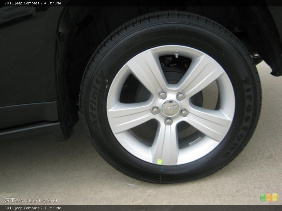 2011 Jeep Compass 2.4 Latitude Wheel and Tire Photo #45704610