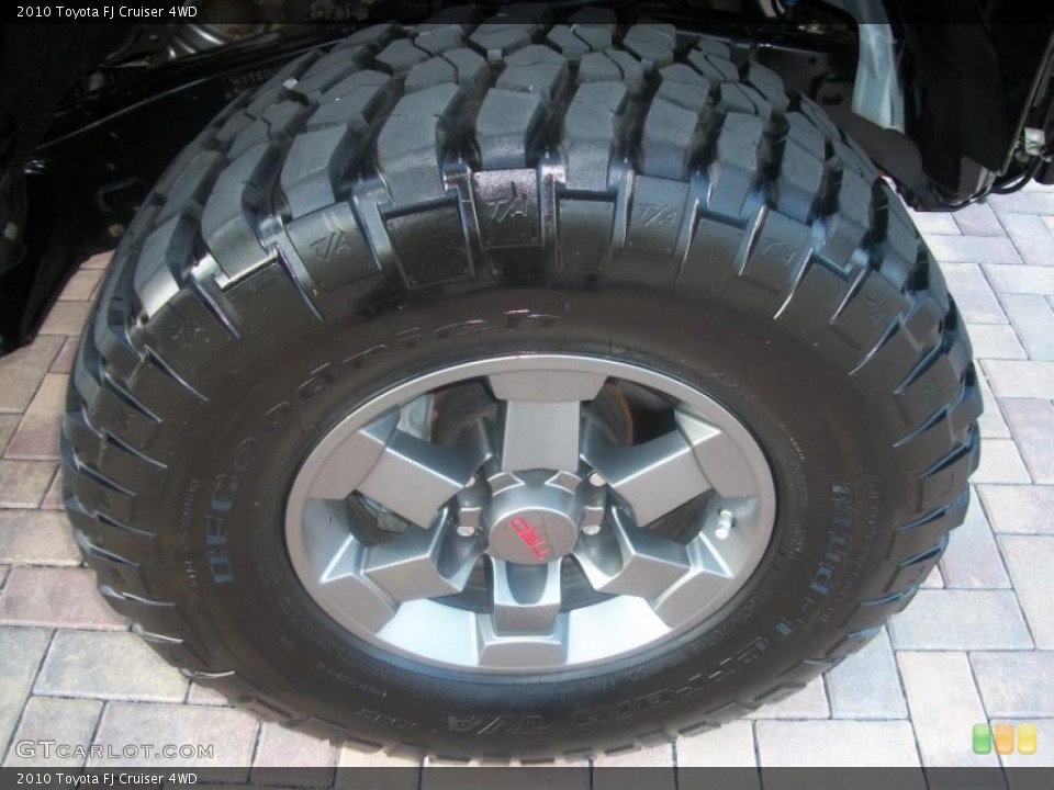 2010 Toyota FJ Cruiser 4WD Wheel and Tire Photo #45736498