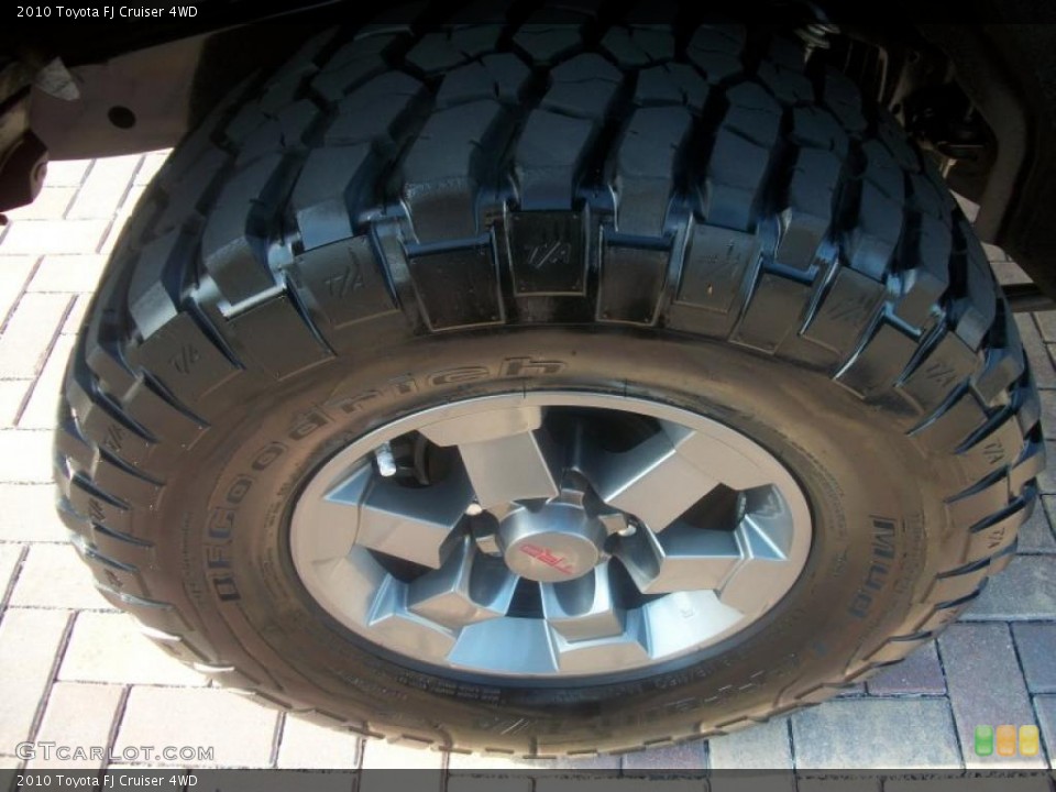 2010 Toyota FJ Cruiser 4WD Wheel and Tire Photo #45736570