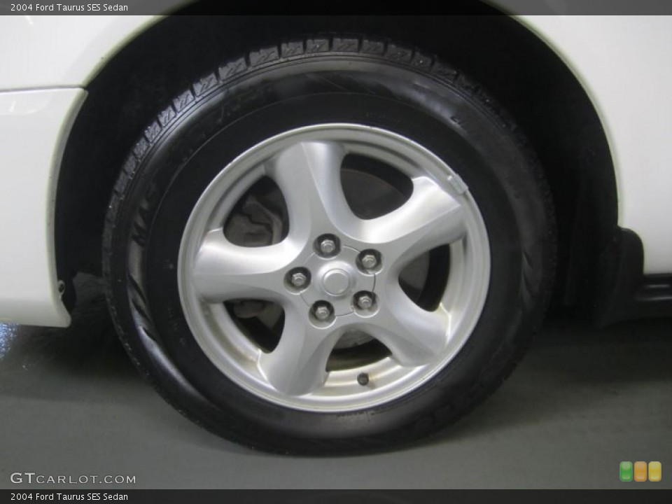 2004 Ford Taurus SES Sedan Wheel and Tire Photo #45763335