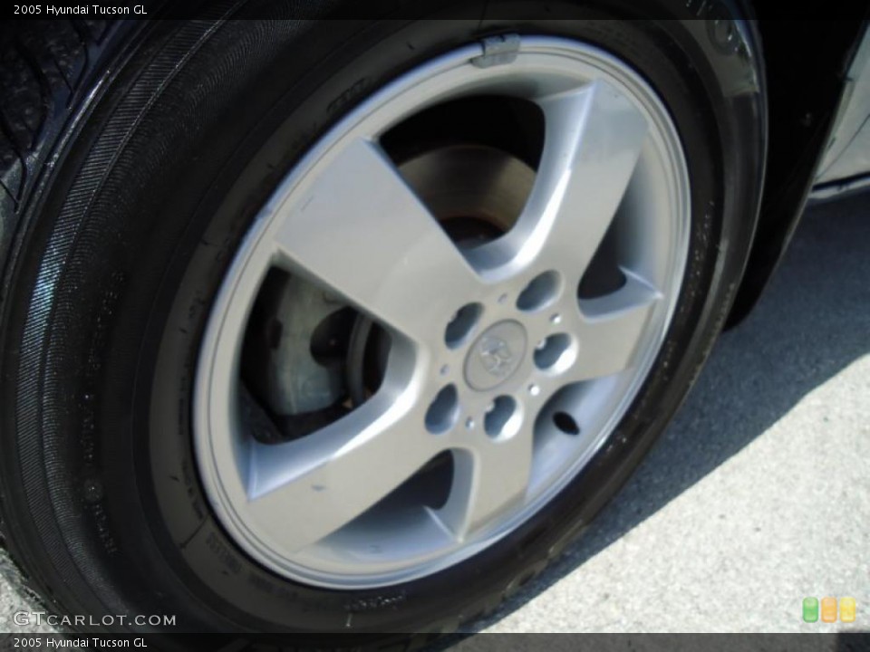 2005 Hyundai Tucson GL Wheel and Tire Photo #45764912