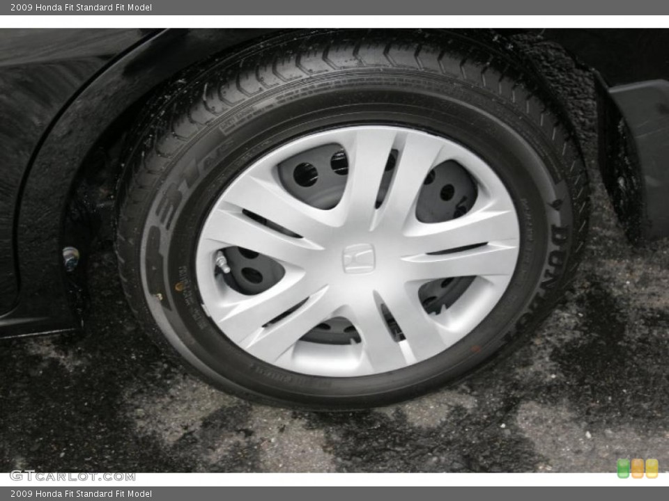 2009 Honda Fit  Wheel and Tire Photo #45789906