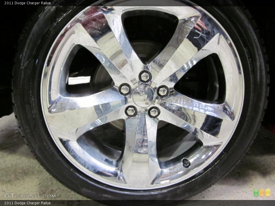 2011 Dodge Charger Rallye Wheel and Tire Photo #45870027