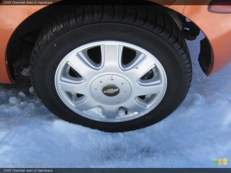 2005 Chevrolet Aveo LS Hatchback Wheel and Tire Photo #45890826