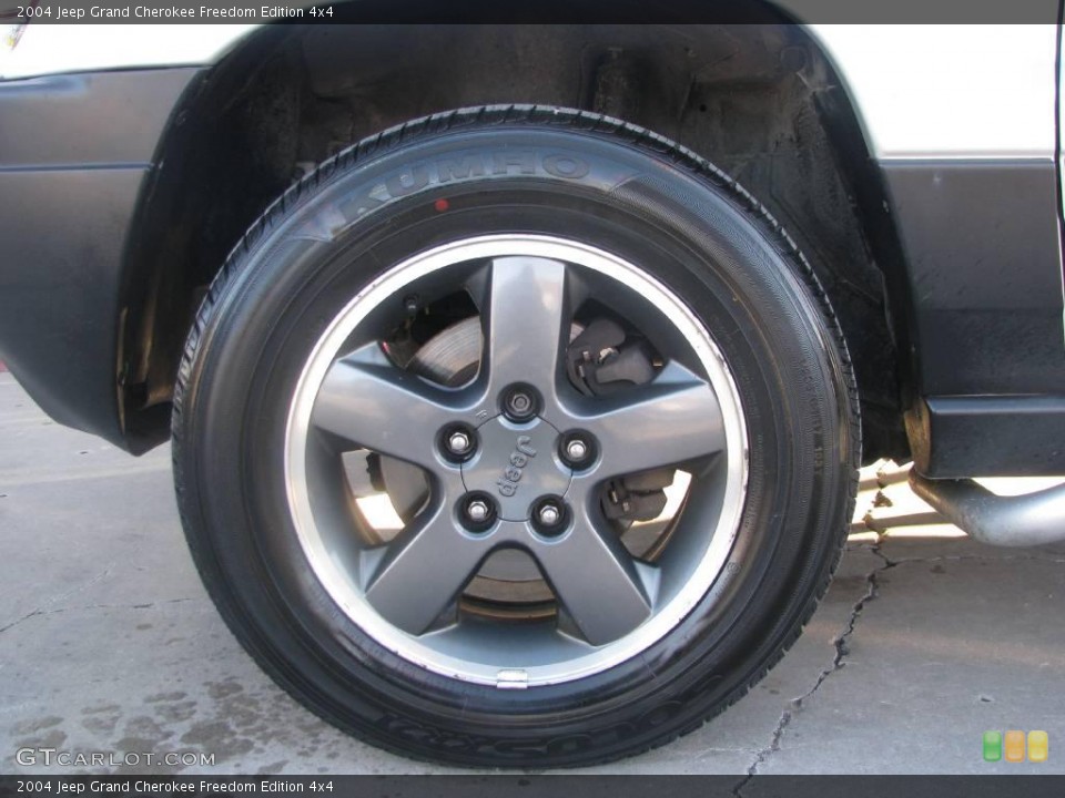 2004 Jeep Grand Cherokee Freedom Edition 4x4 Wheel and Tire Photo #4592695