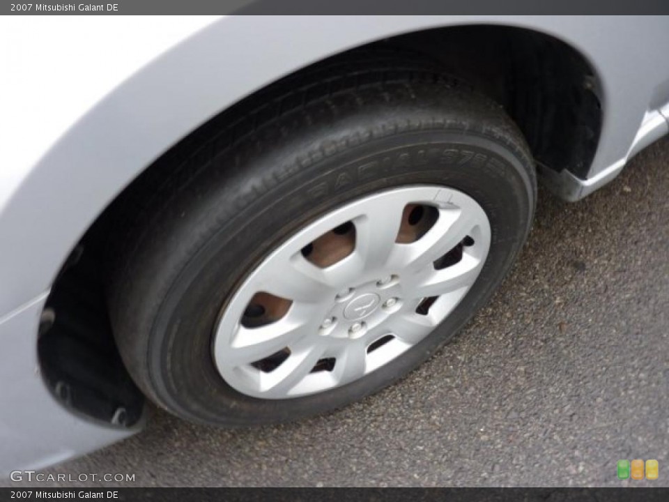 2007 Mitsubishi Galant DE Wheel and Tire Photo #45942171
