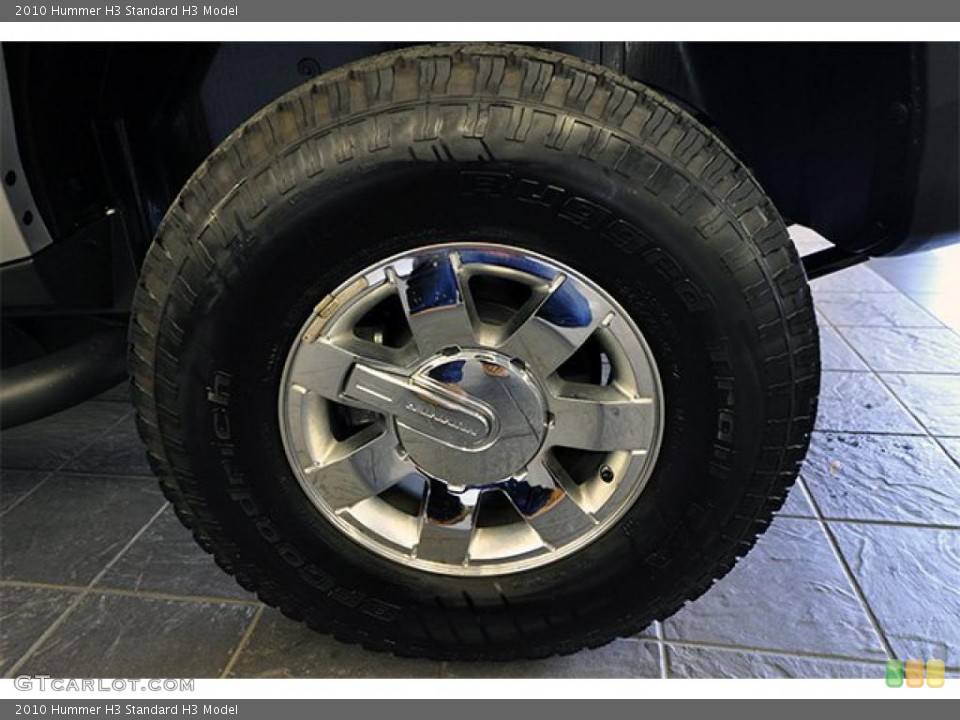 2010 Hummer H3  Wheel and Tire Photo #45953722
