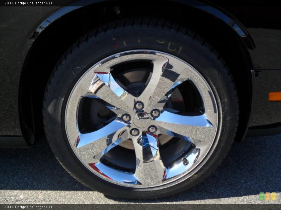 2011 Dodge Challenger R/T Wheel and Tire Photo #45989291