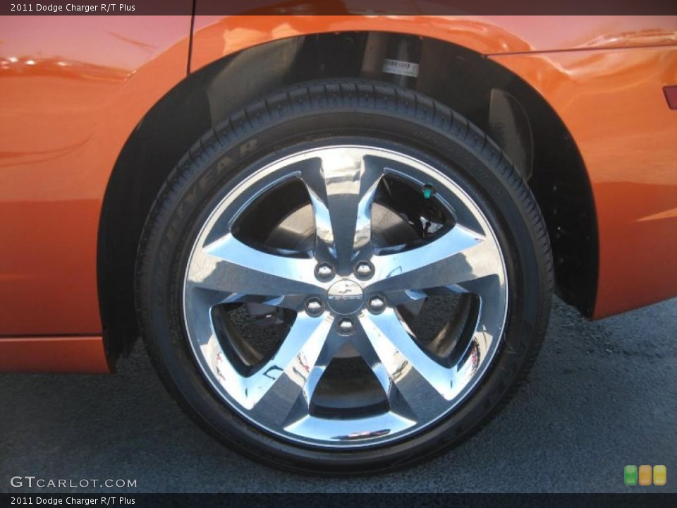 2011 Dodge Charger R/T Plus Wheel and Tire Photo #46011061