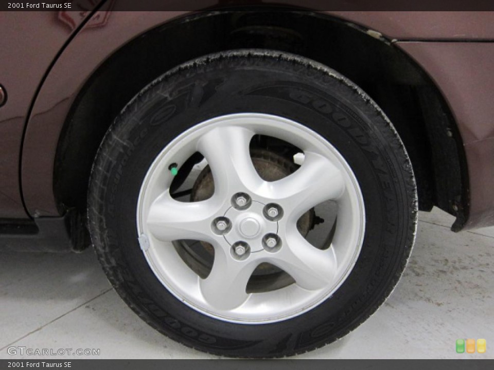 2001 Ford Taurus SE Wheel and Tire Photo #46039450