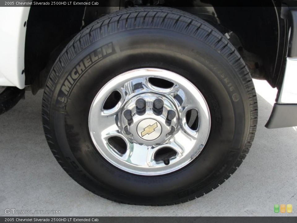 2005 Chevrolet Silverado 2500HD LT Extended Cab Wheel and Tire Photo #46073802