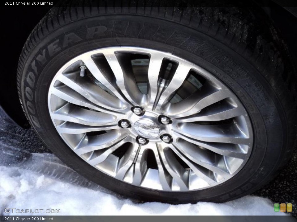 2011 Chrysler 200 Limited Wheel and Tire Photo #46082706