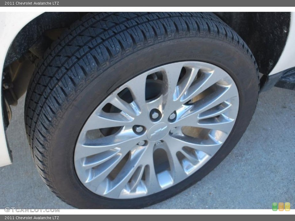 2011 Chevrolet Avalanche LTZ Wheel and Tire Photo #46118048