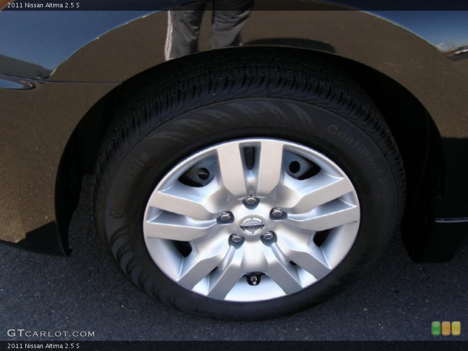 2011 Nissan Altima 2.5 S Wheel and Tire Photo #46126707