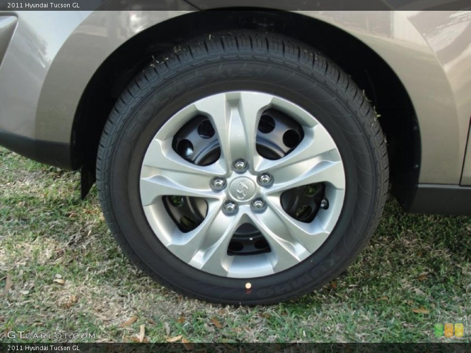 2011 Hyundai Tucson GL Wheel and Tire Photo #46142422