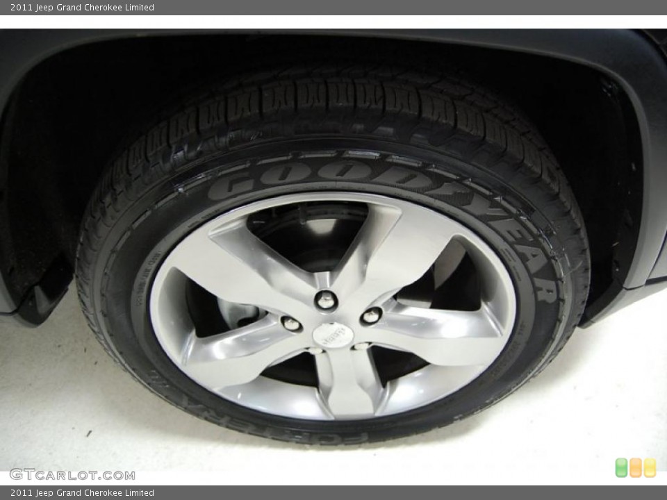 2011 Jeep Grand Cherokee Limited Wheel and Tire Photo #46150429