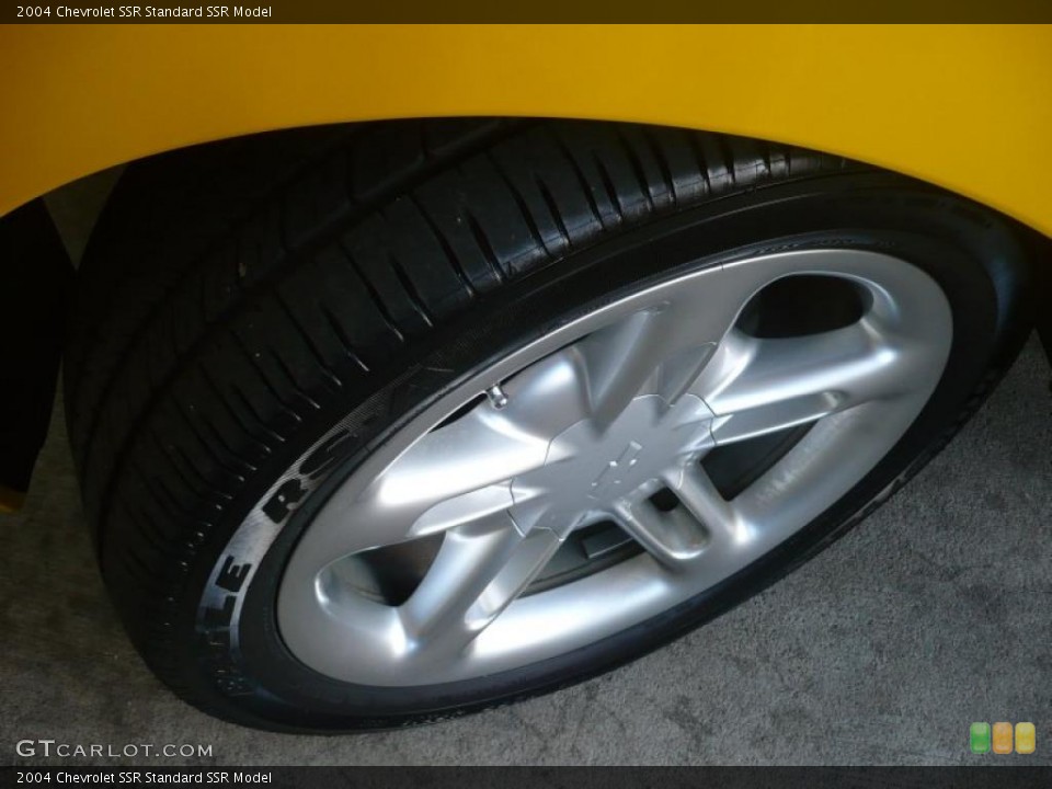 2004 Chevrolet SSR  Wheel and Tire Photo #46162836