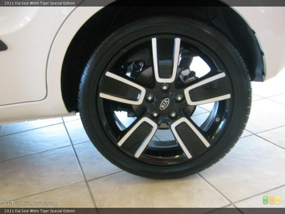 2011 Kia Soul White Tiger Special Edition Wheel and Tire Photo #46252093