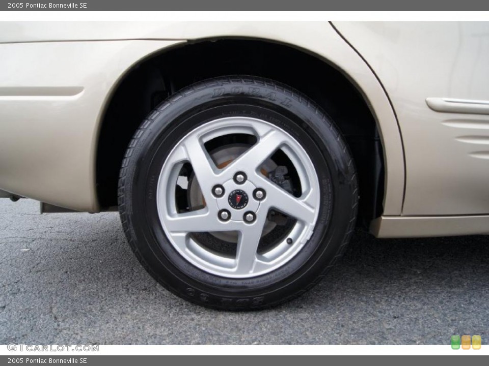 2005 Pontiac Bonneville SE Wheel and Tire Photo #46259416