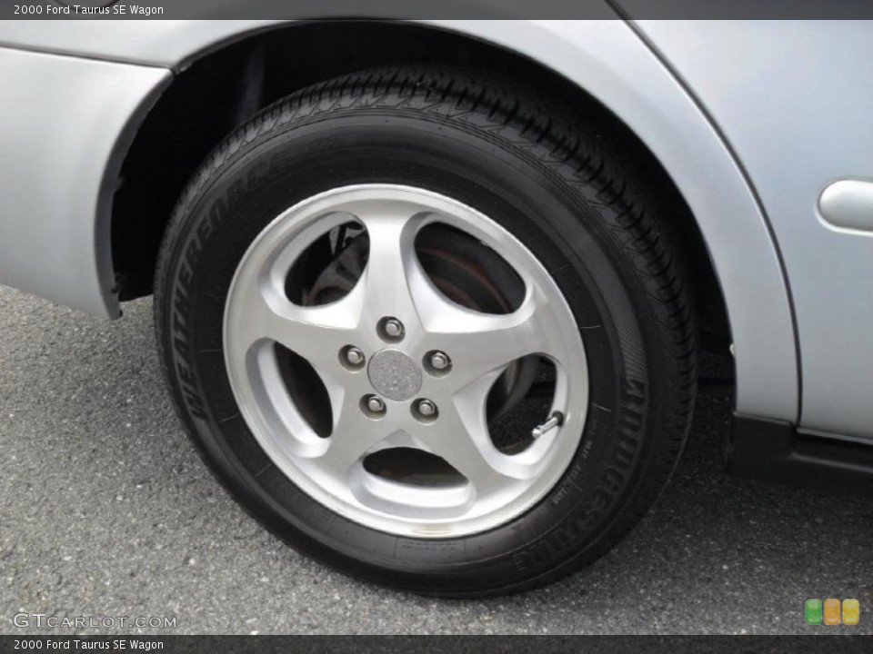 2000 Ford Taurus SE Wagon Wheel and Tire Photo #46260238