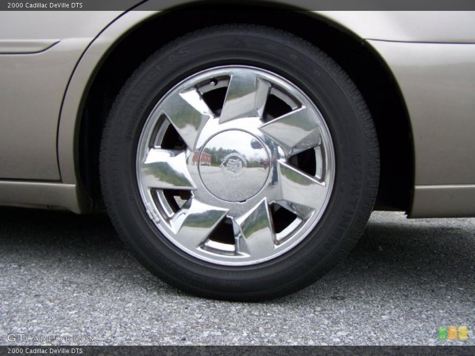 2000 Cadillac DeVille DTS Wheel and Tire Photo #46261024