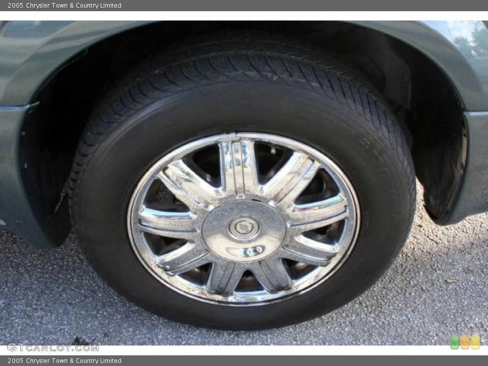 2005 Chrysler Town & Country Limited Wheel and Tire Photo #46276017