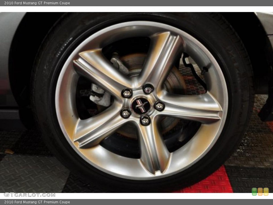 2010 Ford Mustang GT Premium Coupe Wheel and Tire Photo #46324002