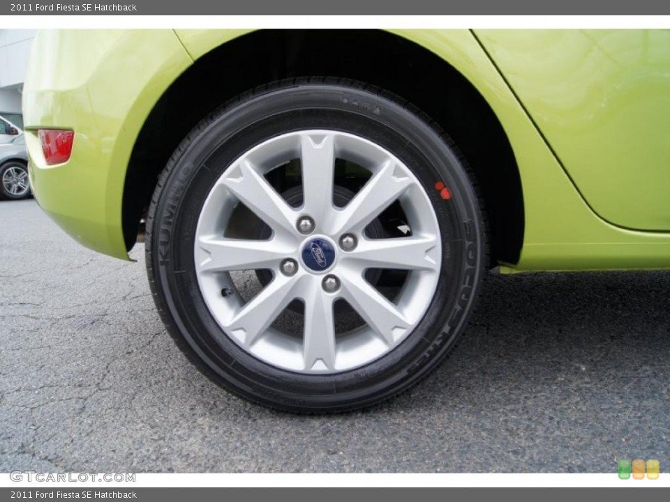 2011 Ford Fiesta SE Hatchback Wheel and Tire Photo #46335309