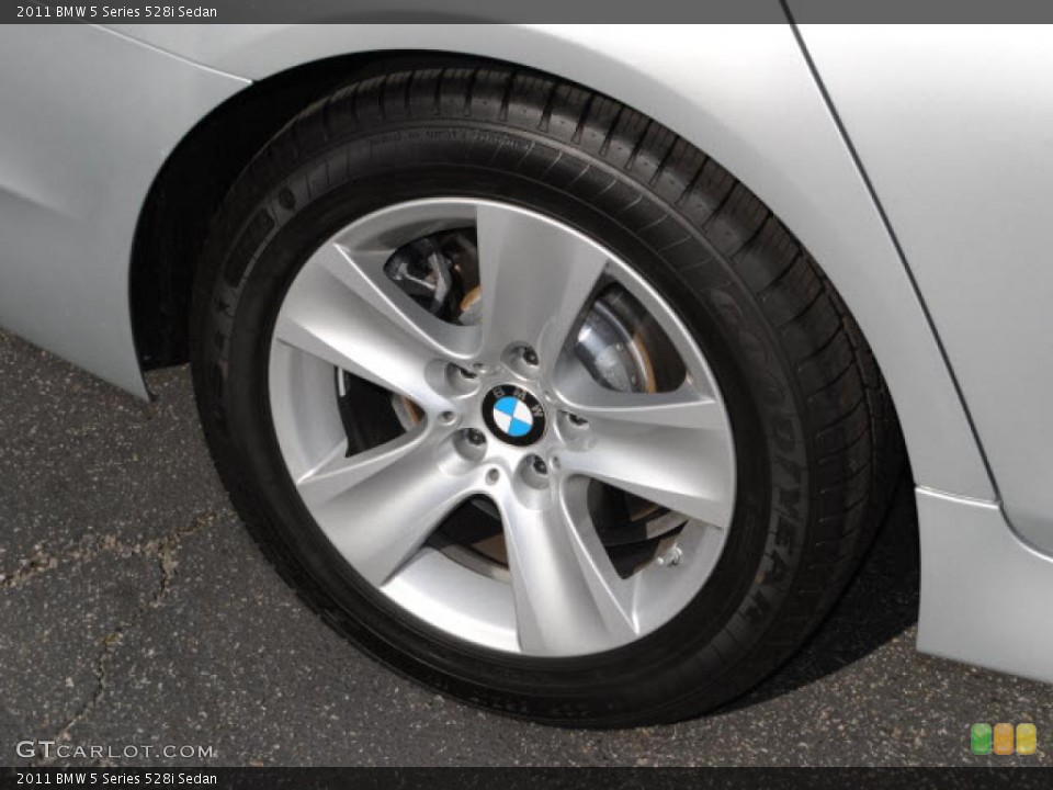 2011 BMW 5 Series 528i Sedan Wheel and Tire Photo #46338228