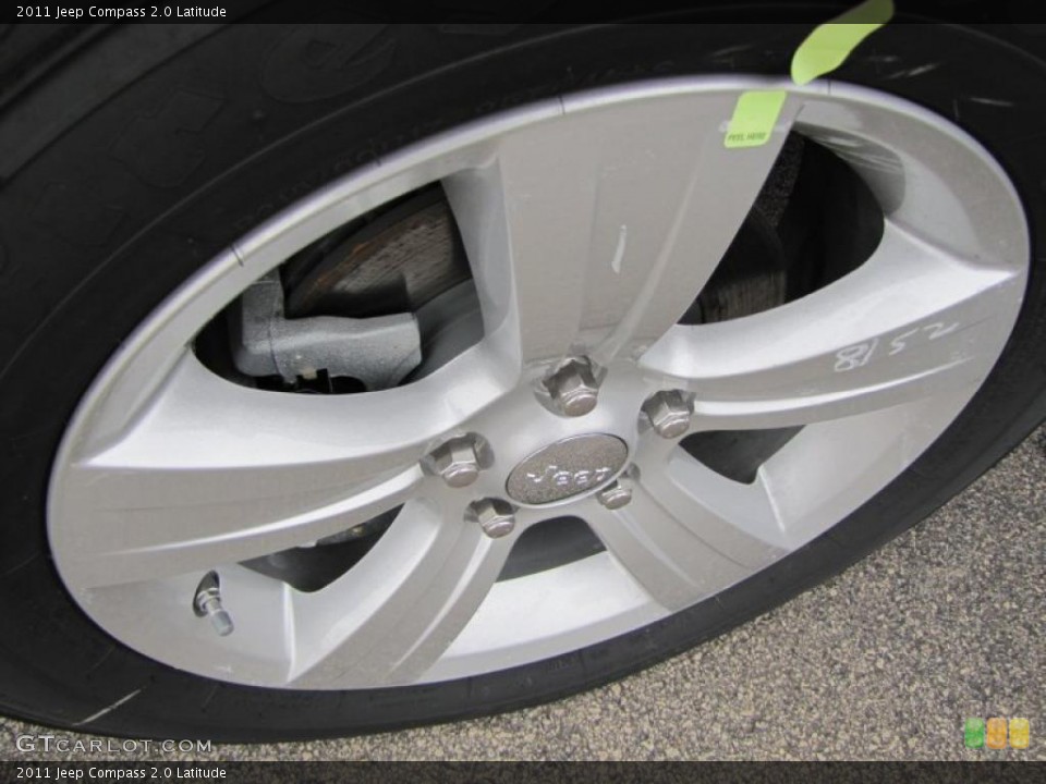 2011 Jeep Compass 2.0 Latitude Wheel and Tire Photo #46343631