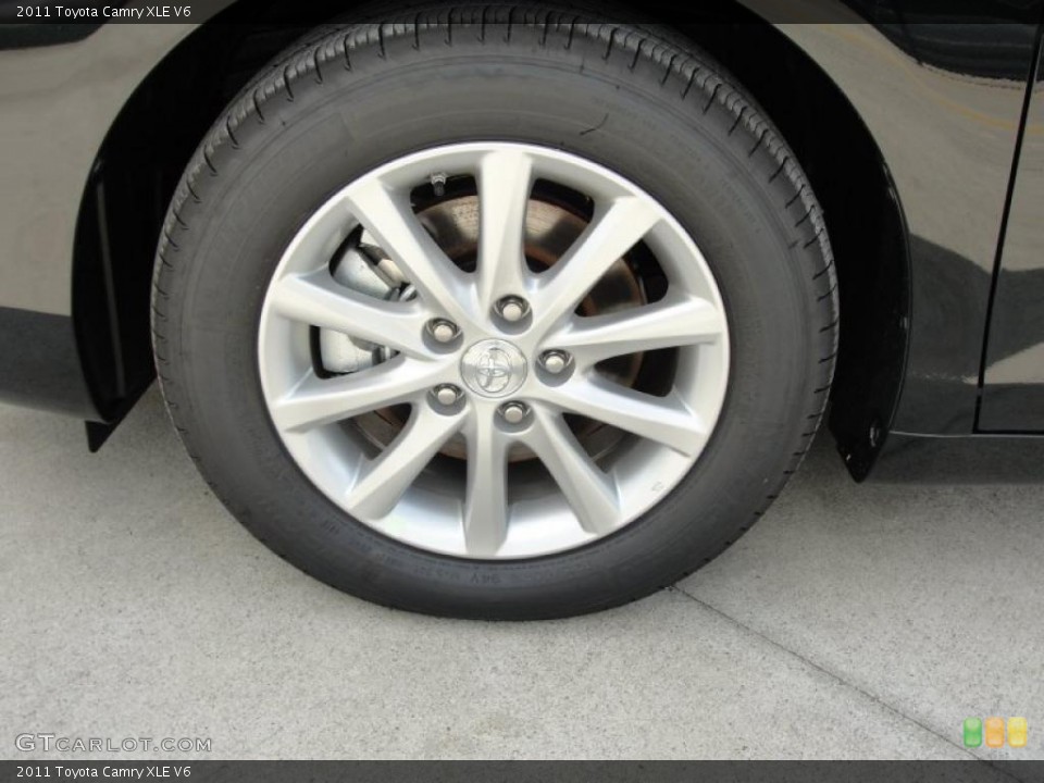 2011 Toyota Camry XLE V6 Wheel and Tire Photo #46411572