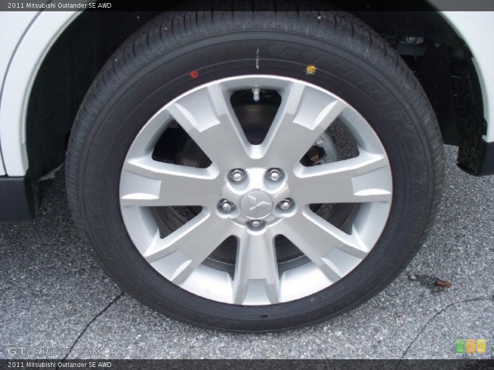 2011 Mitsubishi Outlander SE AWD Wheel and Tire Photo #46415508