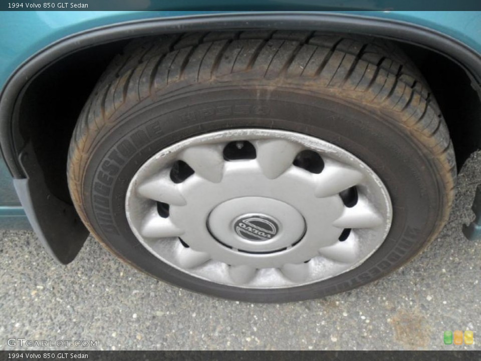 1994 Volvo 850 GLT Sedan Wheel and Tire Photo #46466670