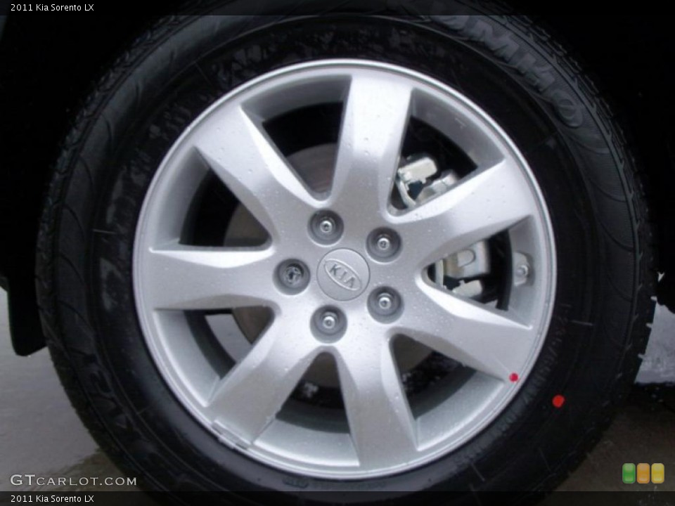 2011 Kia Sorento LX Wheel and Tire Photo #46483779