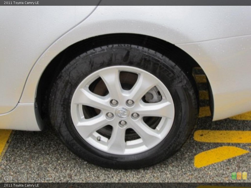 2011 Toyota Camry LE Wheel and Tire Photo #46489329