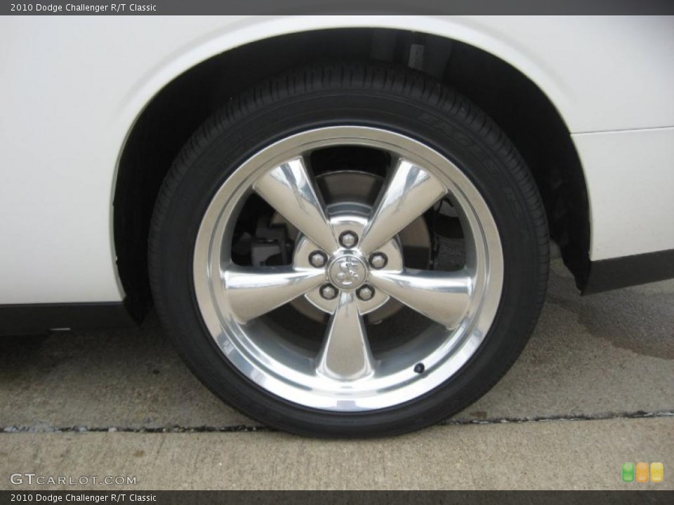2010 Dodge Challenger R/T Classic Wheel and Tire Photo #46543200