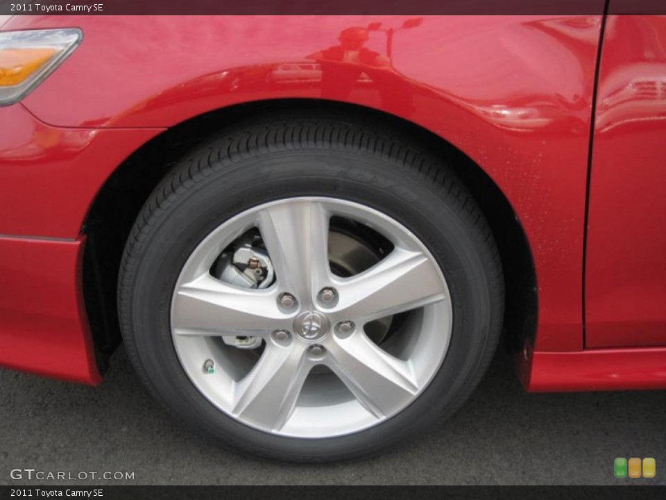 2011 Toyota Camry SE Wheel and Tire Photo #46543947